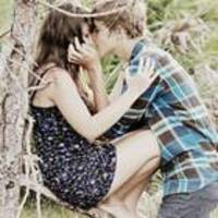 一生相思相依偎:拥抱在一起的QQ情侣幸福头像_WWW.TQQA.COM