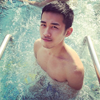 欧美男生头像成熟:伤感:对着情花轻轻叹_WWW.TQQA.COM