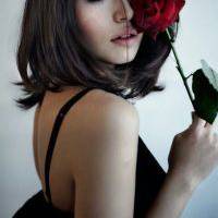 森系带花女生头像:赠人玫瑰:手有余香_WWW.TQQA.COM