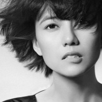 丢了回忆忘了你:伤感黑白女生头像:我的未来在哪_WWW.TQQA.COM