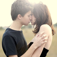 除了你什么都可以忘掉:情侣一对一张头像双人_WWW.TQQA.COM