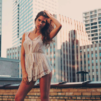 欧美风知性女生qq头像:每天想你i_WWW.TQQA.COM