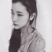 女生伤感灰色头像抽烟的:心是一座坟_WWW.TQQA.COM
