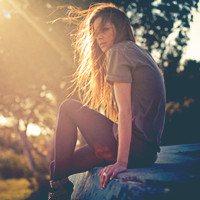 还是会想起那个人:意境唯美的女生头像:离开你以_WWW.TQQA.COM