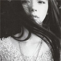 灰白色女生头像_WWW.TQQA.COM