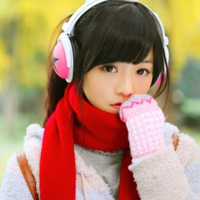 让想念的歌不在唱:带着耳机听着歌的唯美头像_WWW.TQQA.COM