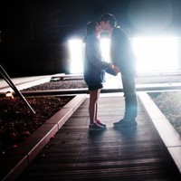 QQ个性情侣头像霸气范:开着跑车带你兜风_WWW.TQQA.COM