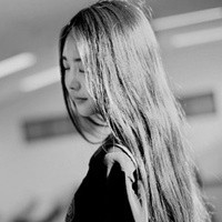 拿枪指着自己的头像:黑色属于一个人的感伤_WWW.TQQA.COM