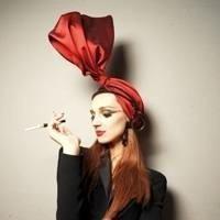 爱是2个不同世界的组合:欧美风QQ头像女生_WWW.TQQA.COM