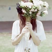 森系带花的头像女生:意境的混搭唯美的诠释_WWW.TQQA.COM
