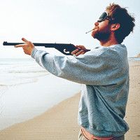 我只是希望你陪::成熟欧美范男生头像:想念每一_WWW.TQQA.COM