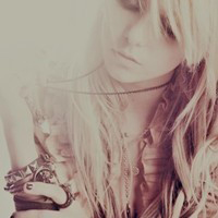 故事里的角色我不适合:唯美头像吧不带字女生_WWW.TQQA.COM