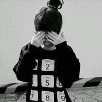 回不去的从前:qq黑色女生头像_WWW.TQQA.COM
