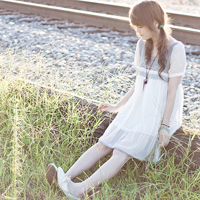 唯美长裙自然风:你不爱有人爱_WWW.TQQA.COM