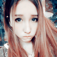 含着棒棒糖的可爱女生QQ头像:你的笑容扰我心弦_WWW.TQQA.COM