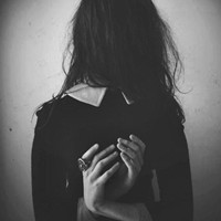 美女图片黑白头像_WWW.TQQA.COM