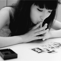 单身女生黑白头像_WWW.TQQA.COM