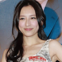 龚嘉欣比基尼QQ头像_WWW.TQQA.COM