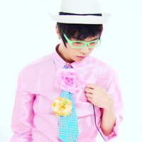 自搭QQ情侣头像:只不过想好好爱一个人_WWW.TQQA.COM