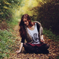 有时候放手才是最好的归宿:唯美森系女生图片头_WWW.TQQA.COM