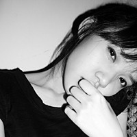 灰白色女生头像_WWW.TQQA.COM