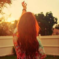 唯美黑色长发女生头像:假如我变成你的回忆_WWW.TQQA.COM