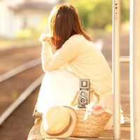 还是会想起那个人:意境唯美的女生头像:离开你以_WWW.TQQA.COM