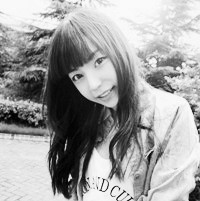 PS去色QQ伤感灰色头像:感情的戏我不会演_WWW.TQQA.COM