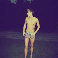 昨夜随风:QQ欧美高清男头像_WWW.TQQA.COM