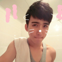 一男一女抱着小猫的QQ情侣头像:爱情就像候鸟_WWW.TQQA.COM