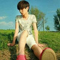 qq森系意境男生头像:好小伙永垂不朽_WWW.TQQA.COM