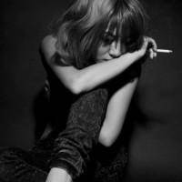 女生灰色qq头像:被爱情淘汰_WWW.TQQA.COM