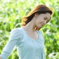 陪你度过四季永不分离:对着阳光的唯美高清大头_WWW.TQQA.COM