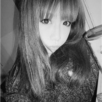 低着头的灰色长发女生头像:伴我左右_WWW.TQQA.COM
