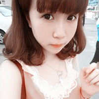 含着棒棒糖的可爱女生QQ头像:你的笑容扰我心弦_WWW.TQQA.COM