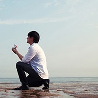 在海边的情侣头像一对2张:这种唯美意境好幸福_WWW.TQQA.COM