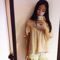 绿色意境女生头像:喜欢夏天闻雨的味道_WWW.TQQA.COM