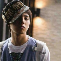 很有爱的情侣头像:一左一右_WWW.TQQA.COM