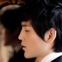 很有爱的情侣头像:一左一右_WWW.TQQA.COM