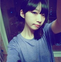 嘟着嘴可爱女生头像_WWW.TQQA.COM