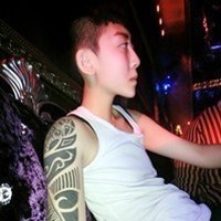 欧美纹身头像男生:赌一场爱情游戏_WWW.TQQA.COM