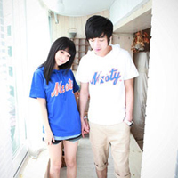 爱你永不退却:小清新情侣头像一左一右:风再大吹_WWW.TQQA.COM