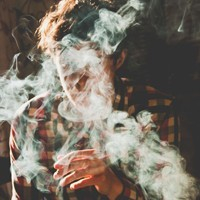 qq情侣头像:一男一女一左一右:温柔想念_WWW.TQQA.COM