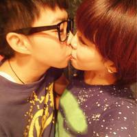 90后情侣kiss头像:时光盗不走爱人_WWW.TQQA.COM