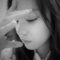 你的眼泪只是一种无奈:QQ灰色头像吧女头:爱上星_WWW.TQQA.COM