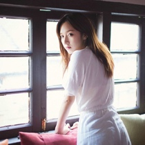 女生一个人孤单头像:唯美又伤感_WWW.TQQA.COM