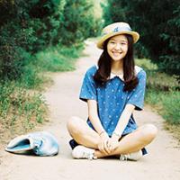 QQ绿色头像:唯美女生养眼:城在心却空了_WWW.TQQA.COM