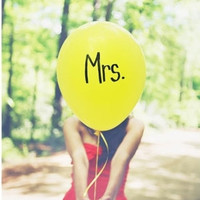 只对一人不弃不离:男女一对情侣QQ浪漫头像_WWW.TQQA.COM
