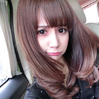 阳光下微笑的女生头像:生活要乐观_WWW.TQQA.COM