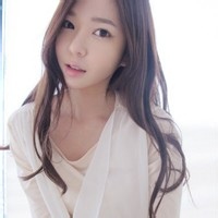 唯美女生头像大图不带字:不快乐也不悲伤_WWW.TQQA.COM